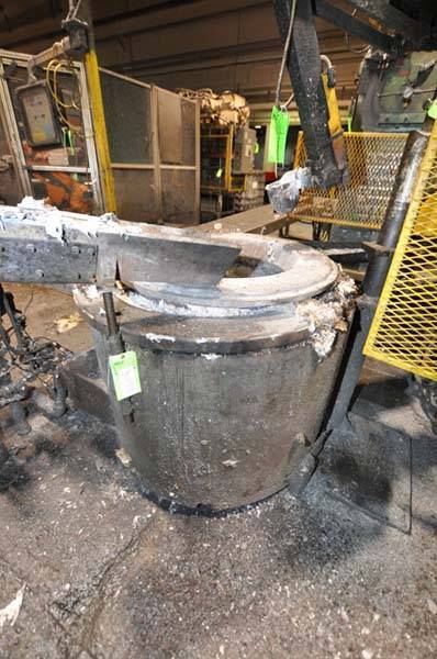 Detailed Pictures of Johnson Natural Gas Heated Crucible Type Aluminum Melting-Holding Furnace DCMP-4017