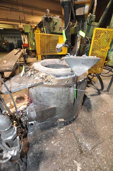 Detailed Pictures of Johnson Natural Gas Heated Crucible Type Aluminum Melting-Holding Furnace DCMP-4017