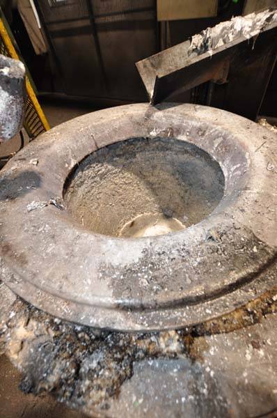 Detailed Pictures of Johnson Natural Gas Heated Crucible Type Aluminum Melting-Holding Furnace DCMP-4017