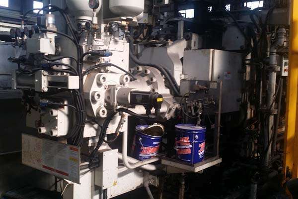 Detailed Pictures of Ube Cold Chamber Die Casting Machine DCMP-4032 Detailed Pictures of Ube Cold Chamber Die Casting Machine DCMP-4032