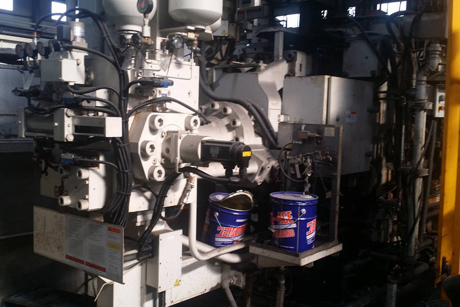 Detailed Pictures of Ube Cold Chamber Die Casting Machine DCMP-4032 Detailed Pictures of Ube Cold Chamber Die Casting Machine DCMP-4032