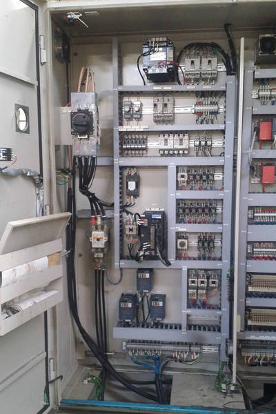 Detailed Pictures of Ube Cold Chamber Die Casting Machine DCMP-4032 Detailed Pictures of Ube Cold Chamber Die Casting Machine DCMP-4032