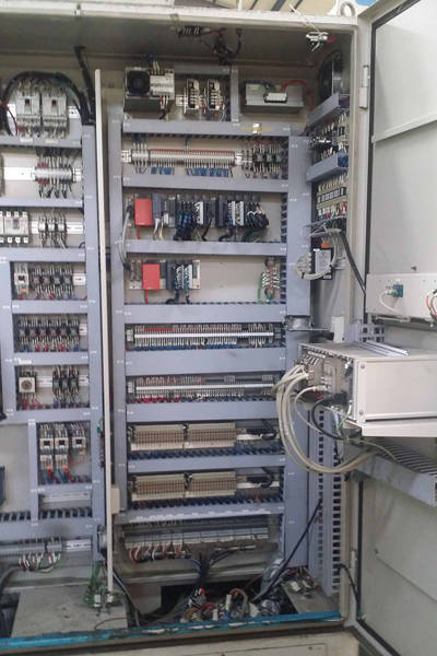 Detailed Pictures of Ube Cold Chamber Die Casting Machine DCMP-4032 Detailed Pictures of Ube Cold Chamber Die Casting Machine DCMP-4032