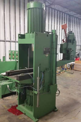 Detailed Pictures of THT Squeeze Cast Die Casting Machine DCMP-4045 Detailed Pictures of THT Squeeze Cast Die Casting Machine DCMP-4045