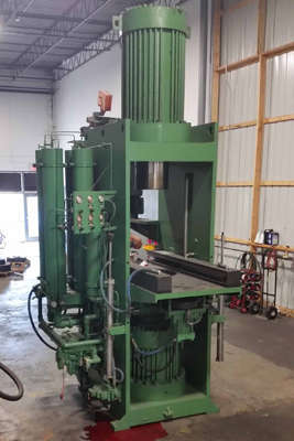 Detailed Pictures of THT Squeeze Cast Die Casting Machine DCMP-4045 Detailed Pictures of THT Squeeze Cast Die Casting Machine DCMP-4045