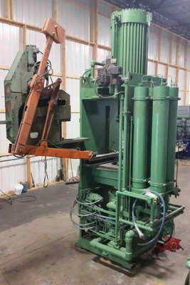 Detailed Pictures of THT Squeeze Cast Die Casting Machine DCMP-4045 Detailed Pictures of THT Squeeze Cast Die Casting Machine DCMP-4045