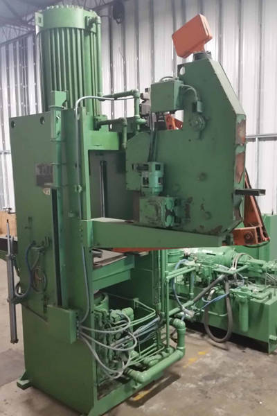 Detailed Pictures of THT Squeeze Cast Die Casting Machine DCMP-4045 Detailed Pictures of THT Squeeze Cast Die Casting Machine DCMP-4045