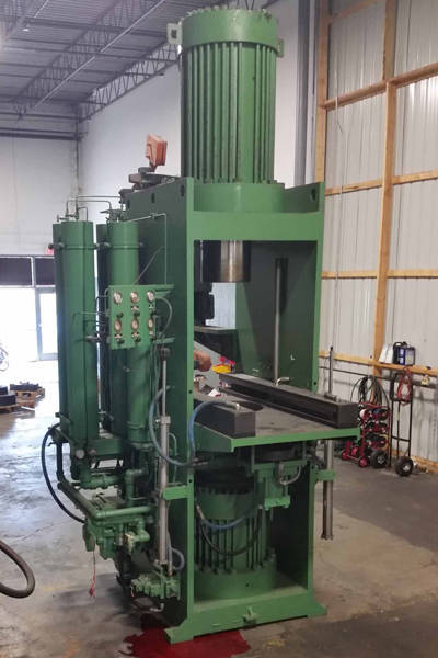 Detailed Pictures of THT Squeeze Cast Die Casting Machine DCMP-4045 Detailed Pictures of THT Squeeze Cast Die Casting Machine DCMP-4045