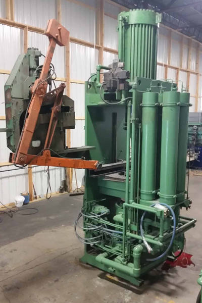 Detailed Pictures of THT Squeeze Cast Die Casting Machine DCMP-4045 Detailed Pictures of THT Squeeze Cast Die Casting Machine DCMP-4045