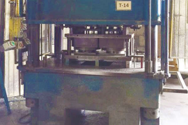 Image of Four Column (Post) Vertical Hydraulic Die Casting Trim Press For_Sale DCM-4048