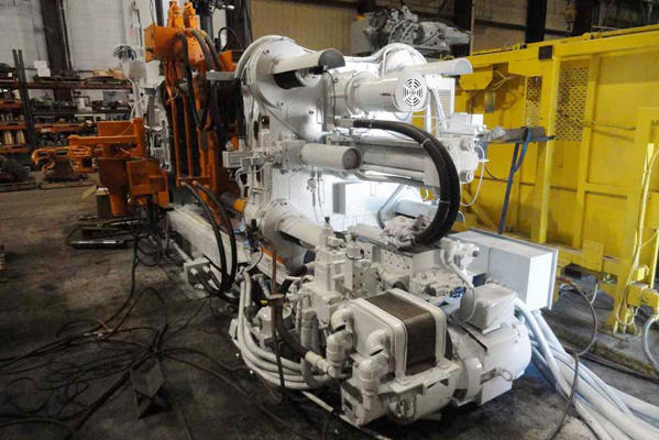 Detailed Pictures of Toshiba Cold Chamber Die Casting Machine DCMP-4072 Detailed Pictures of Toshiba Cold Chamber Die Casting Machine DCMP-4072