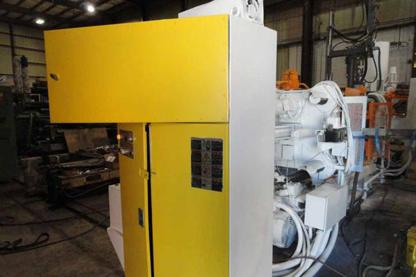 Detailed Pictures of Toshiba Cold Chamber Die Casting Machine DCMP-4072 Detailed Pictures of Toshiba Cold Chamber Die Casting Machine DCMP-4072