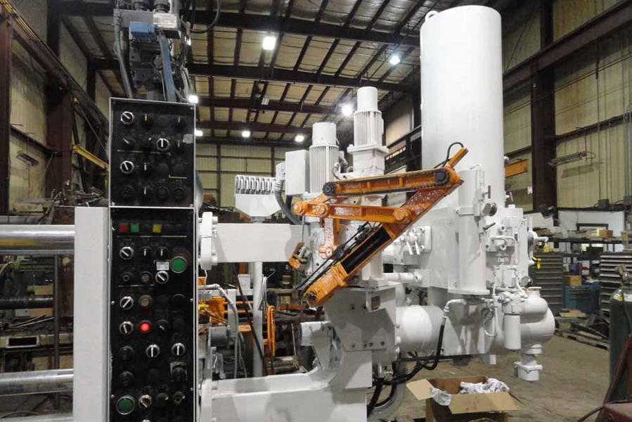 Detailed Pictures of Toshiba Cold Chamber Die Casting Machine DCMP-4072 Detailed Pictures of Toshiba Cold Chamber Die Casting Machine DCMP-4072