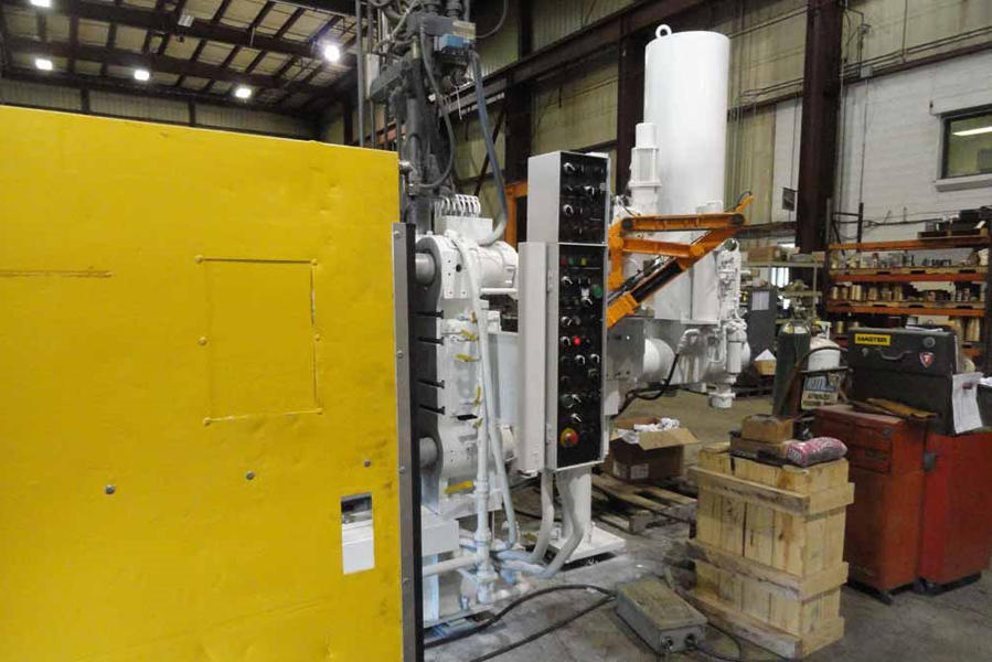 Detailed Pictures of Toshiba Cold Chamber Die Casting Machine DCMP-4072 Detailed Pictures of Toshiba Cold Chamber Die Casting Machine DCMP-4072