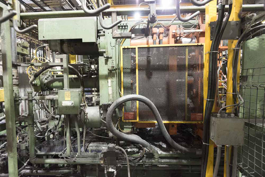 Detailed Pictures of Prince Cold Chamber Die Casting Machine DCMP-4110 Detailed Pictures of Prince Cold Chamber Die Casting Machine DCMP-4110