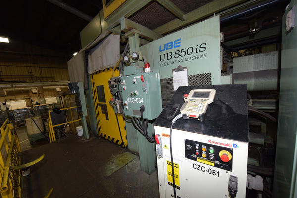 Detailed Pictures of Ube Cold Chamber Die Casting Machine DCMP-4133