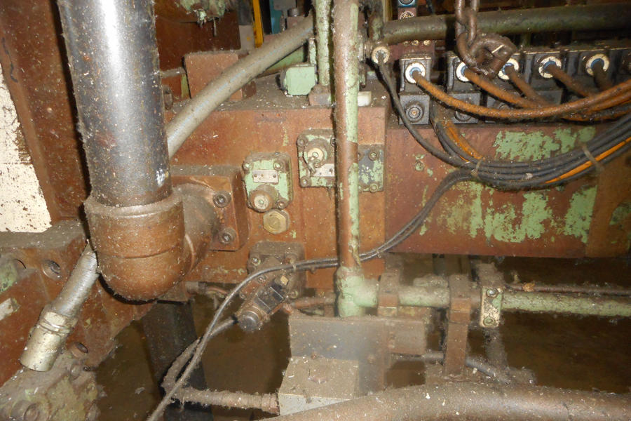 Imagen de Máquina de Fundición a Presión de Aluminio de Cámara Fría Horizontal En_Venta DCM-4162