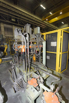 Detailed Pictures of Toshiba Cold Chamber Die Casting Machine DCMP-4163 Detailed Pictures of Toshiba Cold Chamber Die Casting Machine DCMP-4163