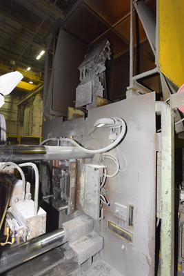 Detailed Pictures of Toshiba Cold Chamber Die Casting Machine DCMP-4163 Detailed Pictures of Toshiba Cold Chamber Die Casting Machine DCMP-4163