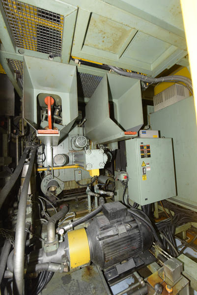 Detailed Pictures of Toshiba Cold Chamber Die Casting Machine DCMP-4163 Detailed Pictures of Toshiba Cold Chamber Die Casting Machine DCMP-4163