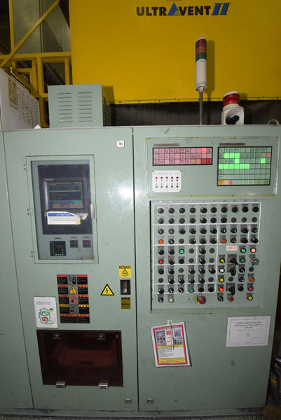 Detailed Pictures of Toshiba Cold Chamber Die Casting Machine DCMP-4163 Detailed Pictures of Toshiba Cold Chamber Die Casting Machine DCMP-4163