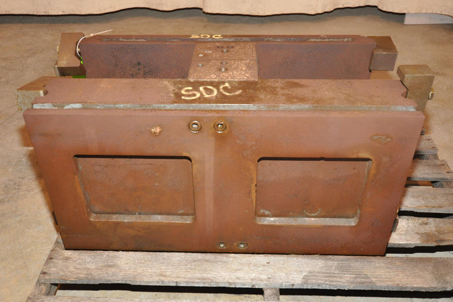 Detailed Pictures of DME Standard Duty, Double Unit, Cold Chamber Aluminum master unit die holder DCMP-4183