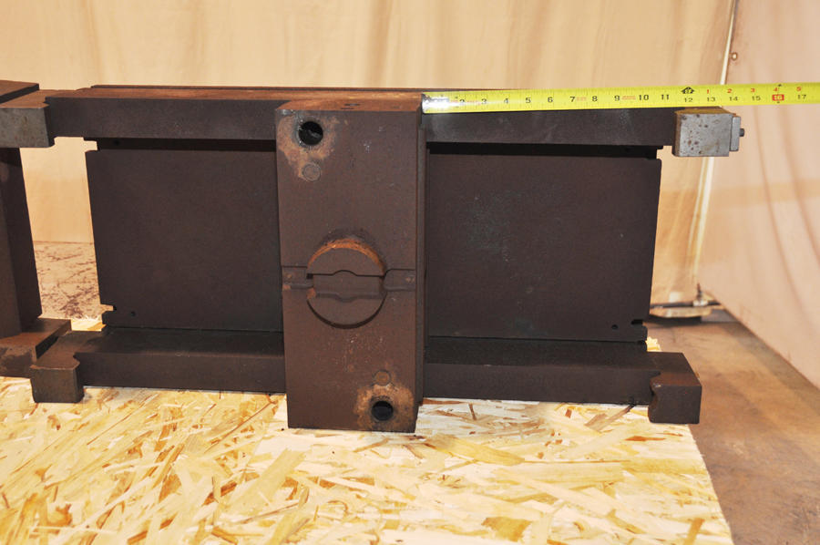 Detailed Pictures of DME Standard Duty, Double Unit, Cold Chamber Aluminum master unit die holder DCMP-4183