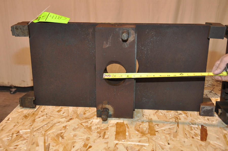 Detailed Pictures of DME Standard Duty, Double Unit, Cold Chamber Aluminum master unit die holder DCMP-4183