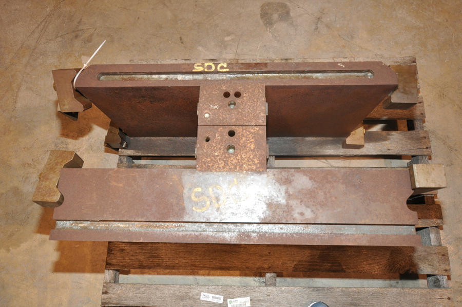 Detailed Pictures of DME Standard Duty, Double Unit, Cold Chamber Aluminum master unit die holder DCMP-4183