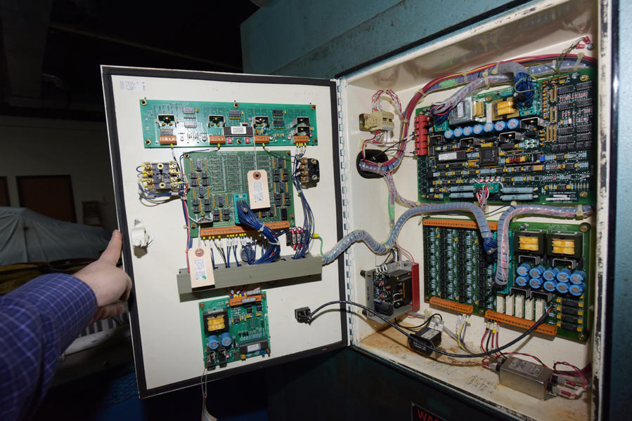 Detailed Pictures of Ajax Tocco Magnathermic Induction Aluminum Melting Furnace DCMP-4192