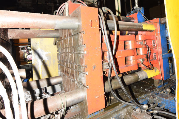 Picture of HPM II-600-A Horizontal Cold Chamber Aluminum High Pressure Die Casting Machine For_Sale DCMP-4200 Picture of HPM Model II-600-A Cold Chamber Die Casting Machine For_Sale DCM-4200
