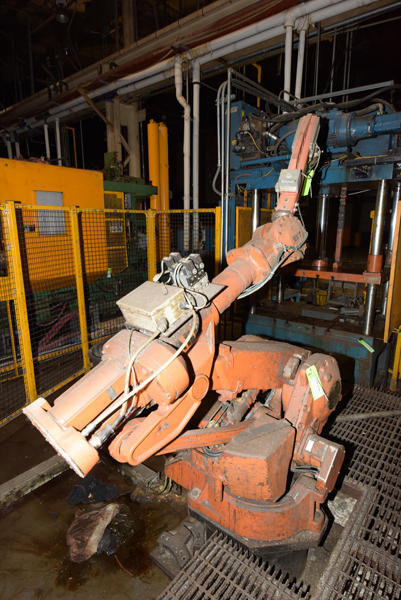 Picture of ABB IRB 4400/60 Six Axis Foundry Rated Industrial Robot with Extractor/Gripper & Die Spray Lubrication Package For_Sale DCMP-4208