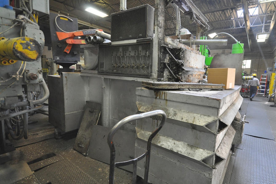 Detailed Pictures of FW Schaefer Electric Glow Bar Reverb Wet Bath Stationary Aluminum Melting Furnace DCMP-4228