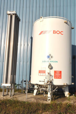 Picture of UCAR TM3000 Cryogenic Bulk Storage Tank for Liquid Nitrogen, Liquid Argon, Liquid Oxygen, Vertical, Vacuum Jacketed, Stainless Steel For_Sale DCMP-4255