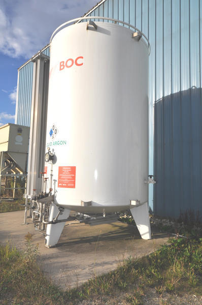 Picture of UCAR Cryogenic Bulk Storage Tank for Liquid Nitrogen, Liquid Argon, Liquid Oxygen, Vertical, Vacuum Jacketed, Stainless Steel DCMP-4255