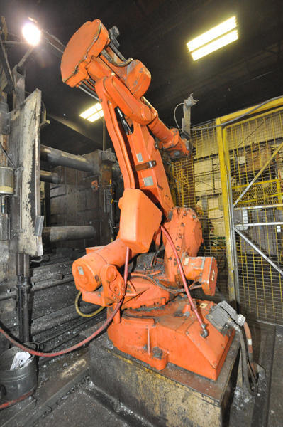 Picture of ABB IRB 4400/60 Six Axis Foundry Rated Industrial Robot with Extractor Package/Gripper for Extracting Die Castings For_Sale DCMP-4282