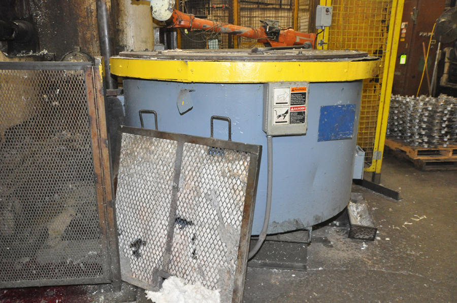 Picture of Dynarad Electric Heated Silicon Carbide Crucible Type Aluminum Melting & Holding Furnace DCMP-4286