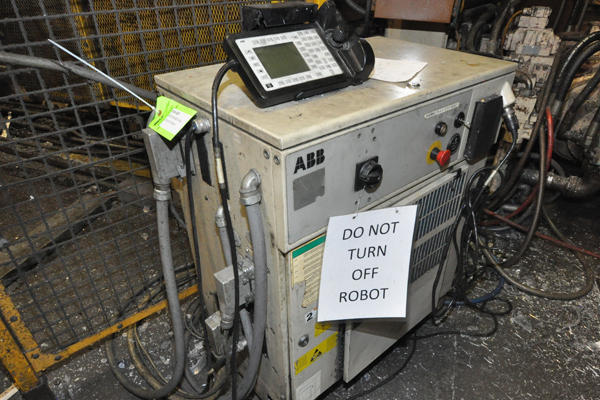 Image of Six Axis Foundry Rated Industrial Robot with Extractor Package/Gripper for Extracting Die Castings For_Sale DCM-4287