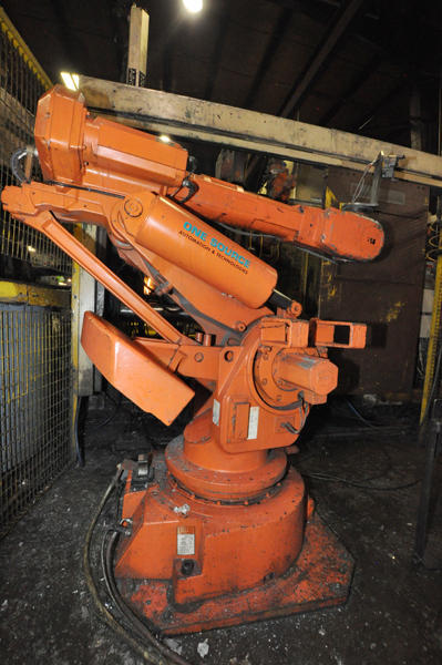 Picture of ABB IRG 6400 Six Axis Foundry Rated Industrial Robot with Extractor Package/Gripper for Extracting Die Castings For_Sale DCMP-4292