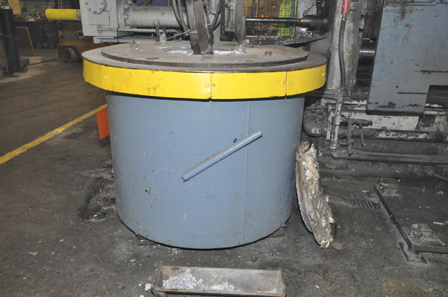 Picture of Dynarad Electric Heated Silicon Carbide Crucible Type Aluminum Melting & Holding Furnace DCMP-4304