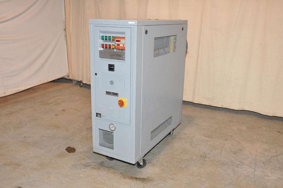 Picture of Tool-temp Single Zone Portable Hot Oil Process Heater Temperature Control Unit DCMP-4354