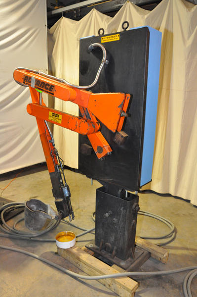 Fotos Detalladas de Advance Products Cucharón Automático para la Fundición y el Fundición a Presión DCMP-4370