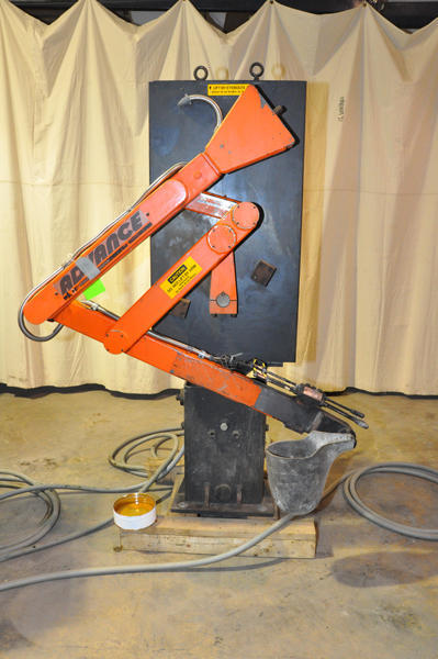 Fotos Detalladas de Advance Products Cucharón Automático para la Fundición y el Fundición a Presión DCMP-4370