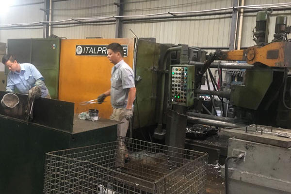 Picture of Italpresse Horizontal Cold Chamber Aluminum/Magnesium Capable High Pressure Die Casting Machine DCMP-4380