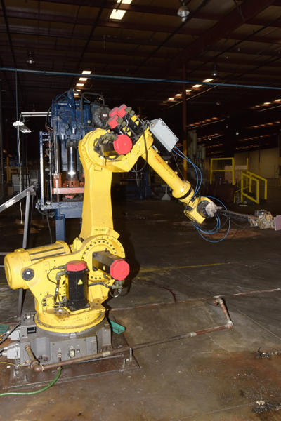 Picture of Fanuc Robotics Six Axis Industrial Robot with Extractor Package/Gripper For Extracting Die Castings DCMP-4385
