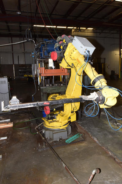 Detailed Pictures of Fanuc Robotics Six Axis Robot with Extractor Package DCMP-4385