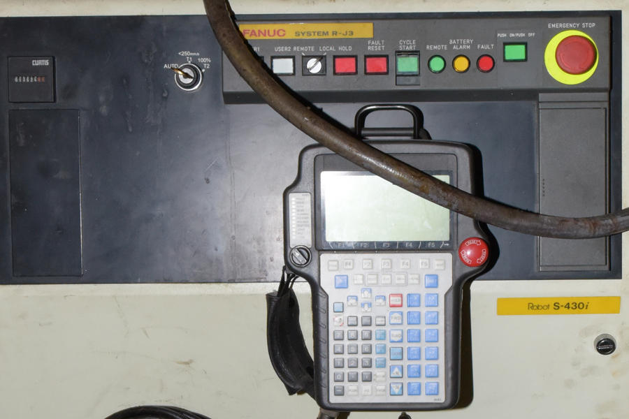 Detailed Pictures of Fanuc Robotics Six Axis Robot with Extractor Package DCMP-4385