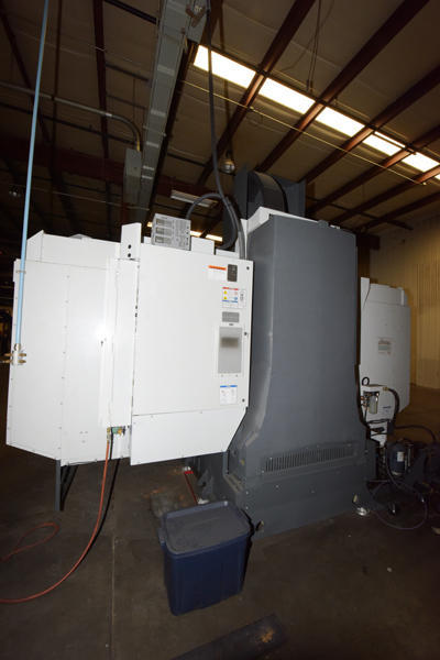 Detailed Pictures of Haas 4 Axis CNC Vertical Machining Centers DCMP-4399