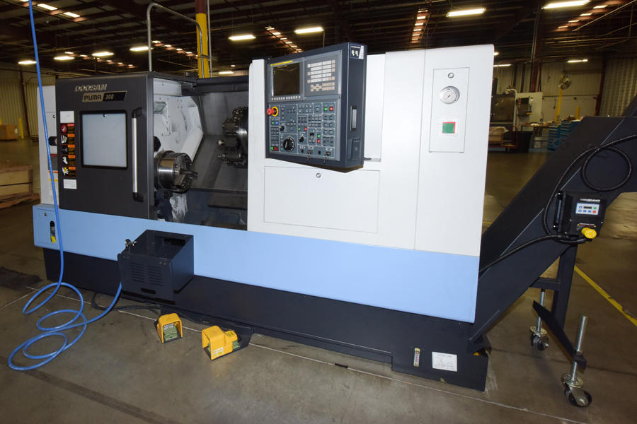 Detailed Pictures of Doosan 2 Axis CNC Turning Center DCMP-4405