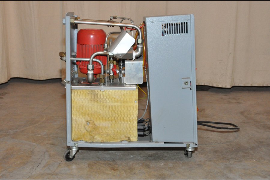 Picture of Tool-temp Single Zone Portable Hot Water Process Heater Temperature control Unit DCMP-4436